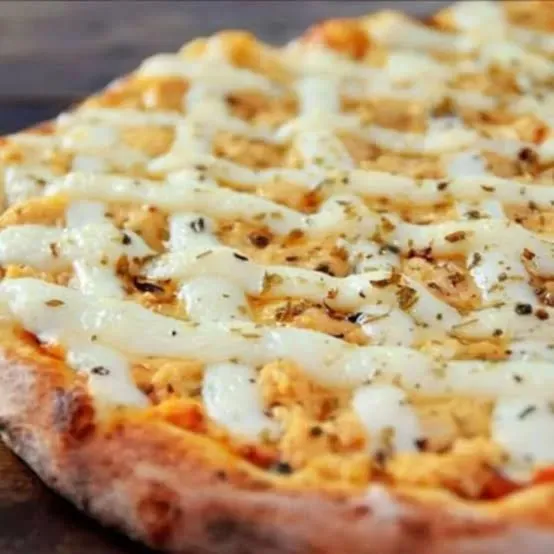 Pizza Frango com Cream Cheese e Palmito